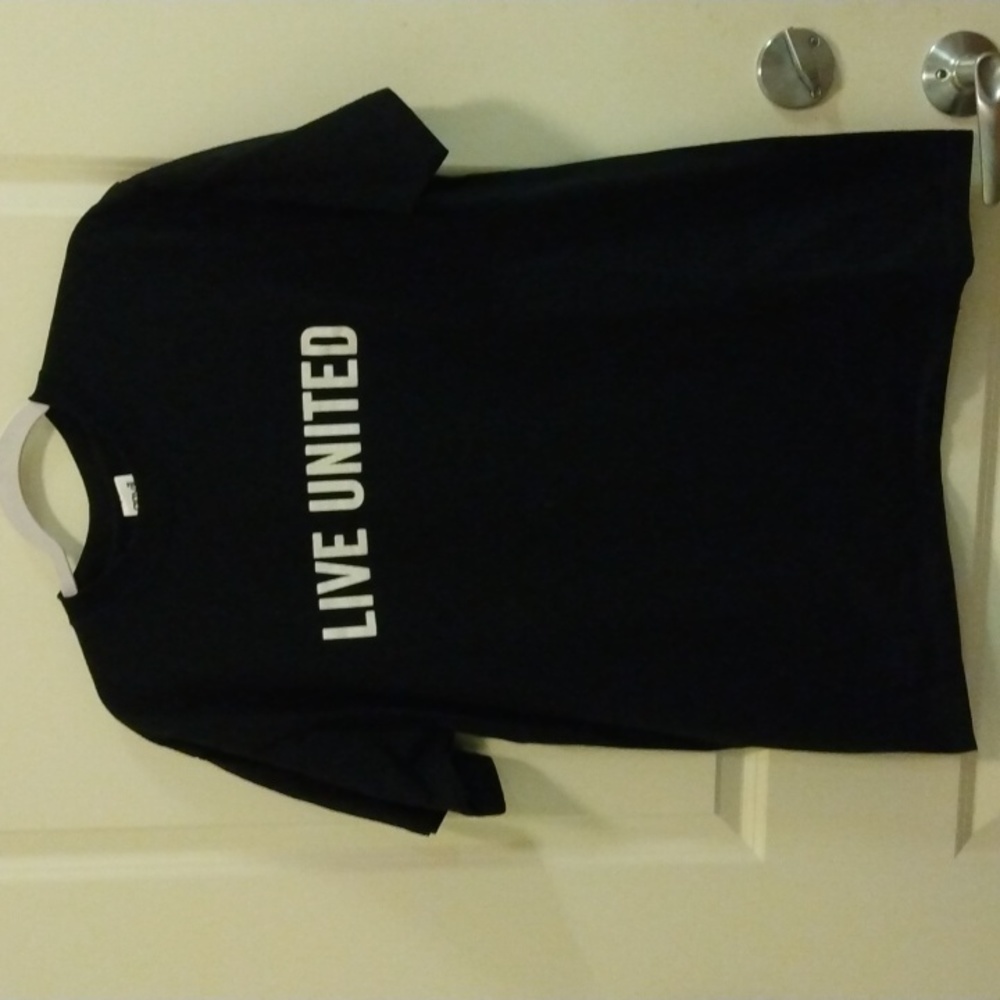 LIVE UNITED shirt, Large, pre- shrunk cotton, Anvil brand, EUC